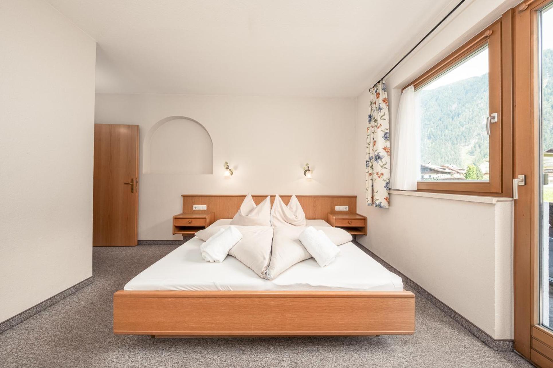 Apartments Alpina Майрхофен Экстерьер фото