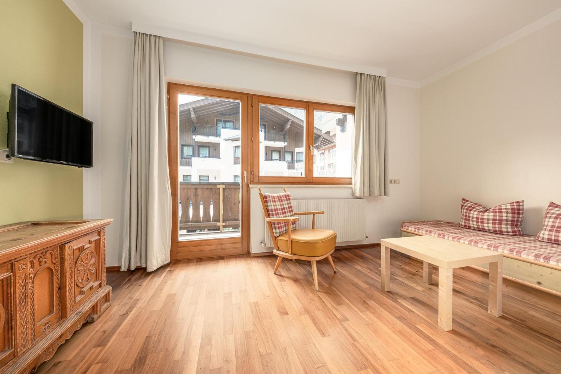 Apartments Alpina Майрхофен Экстерьер фото